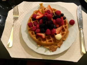 mode de vie fit shanna beverly hills hotel diner waffle breakfast