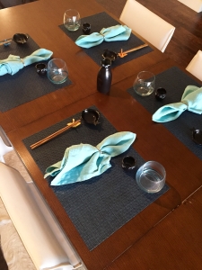 mode de vie fit shanna sushi table setting