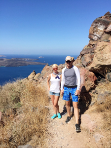 mode de vie fit shanna santorini hike