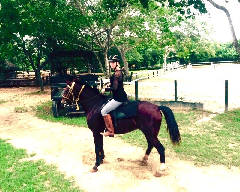 mode de vie fit shanna horseback riding casa de campo