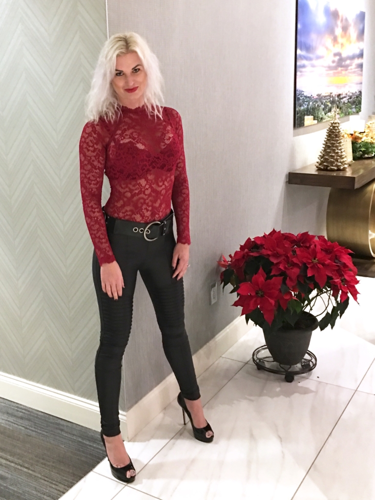 mode de vie fit shanna red lace holiday fashion