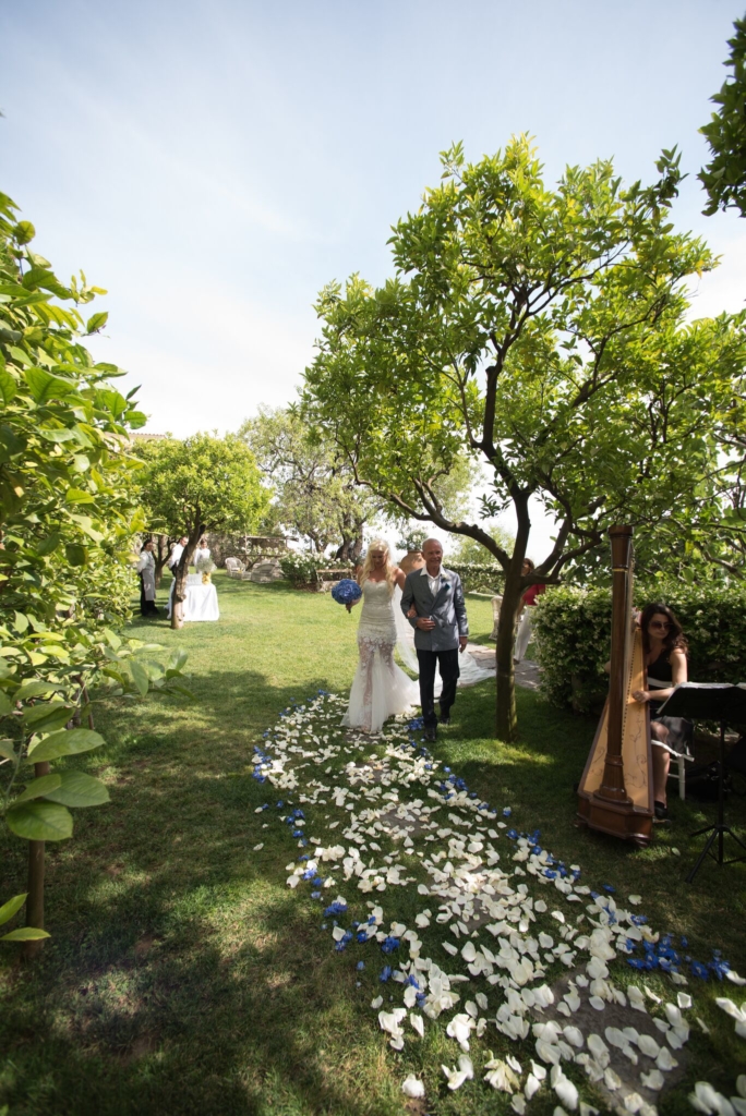 mode de vie fit shanna our positano wedding ceremony